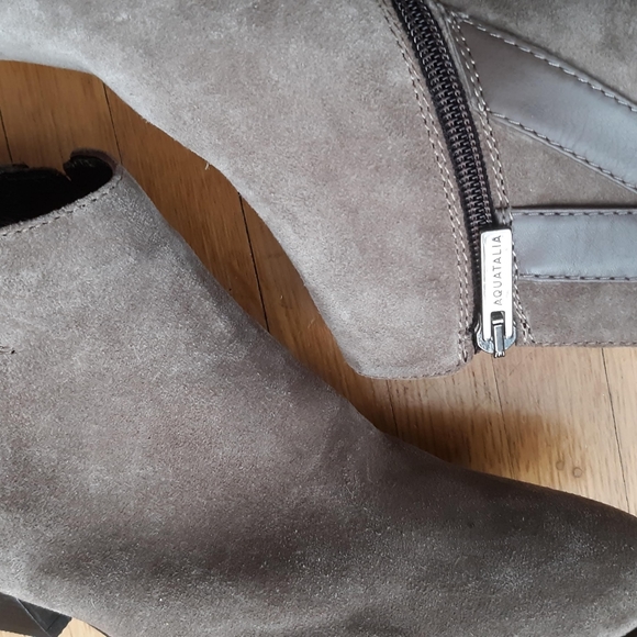 Aquatalia Women's Grey Ankle Booties Low Heel 6.5 - Picture 2 of 8